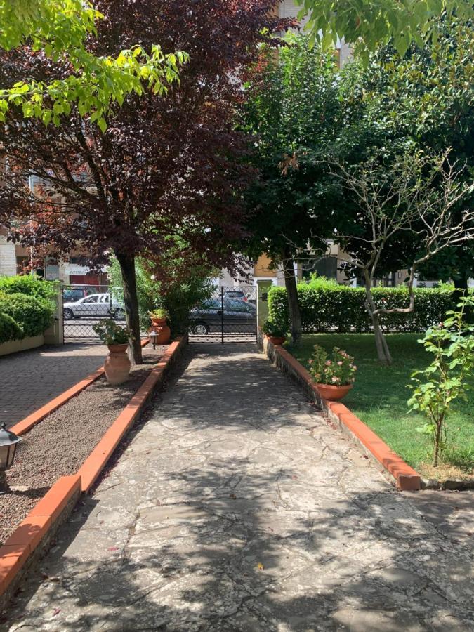 Home53 Arezzo Bagian luar foto